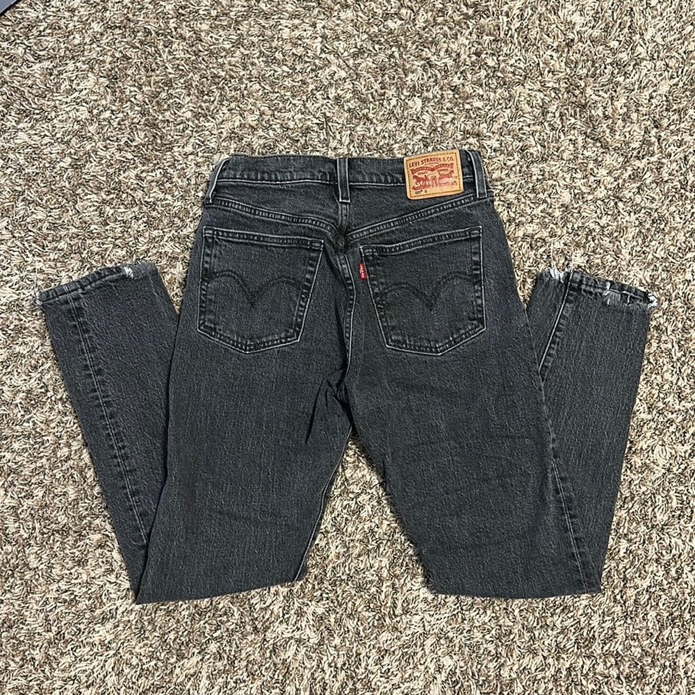 Women’s Levi Jeans, size 25